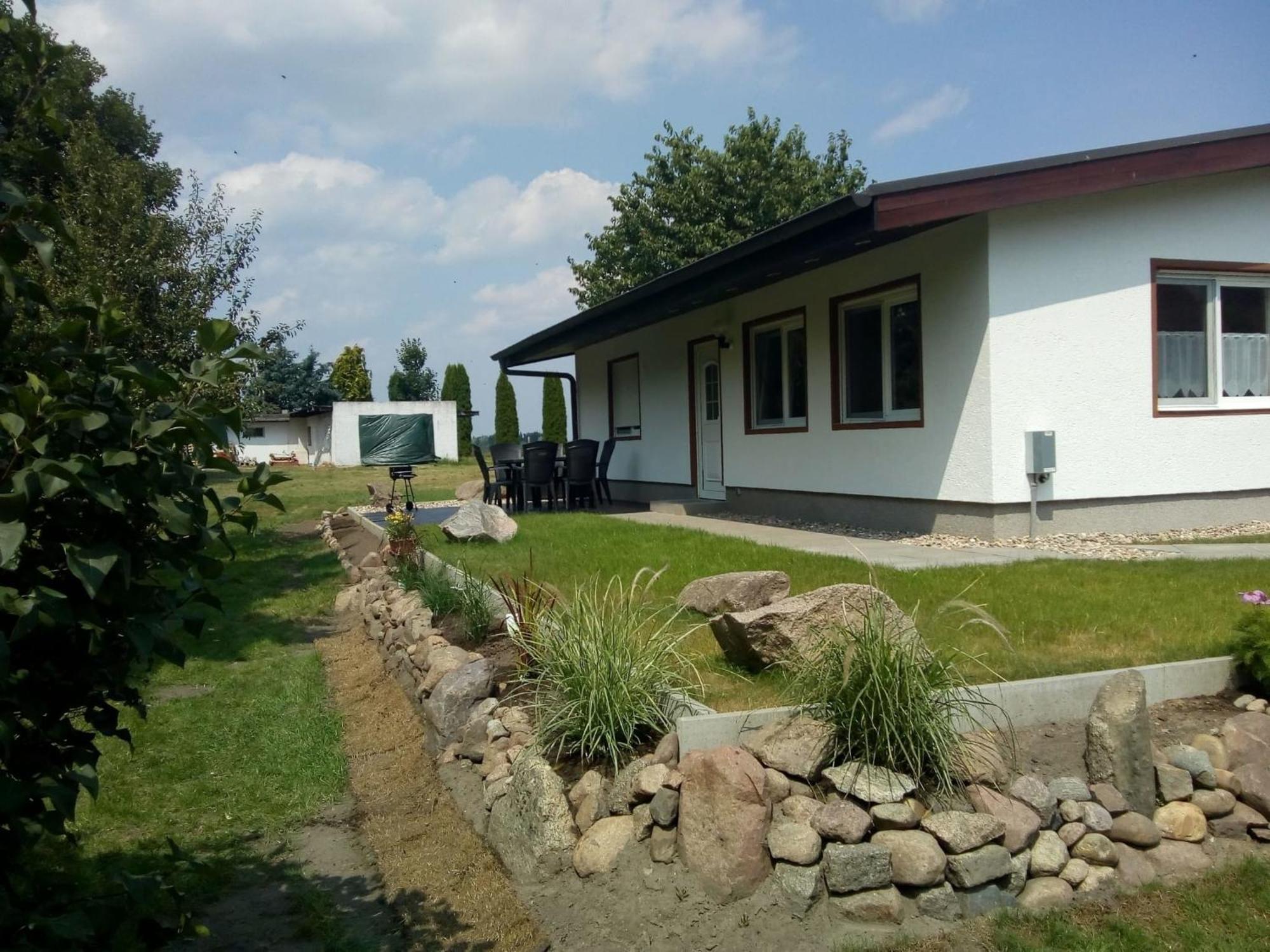 Behaglicher Bungalow Fuer Mensch Und Hund Barkhagen Exterior foto