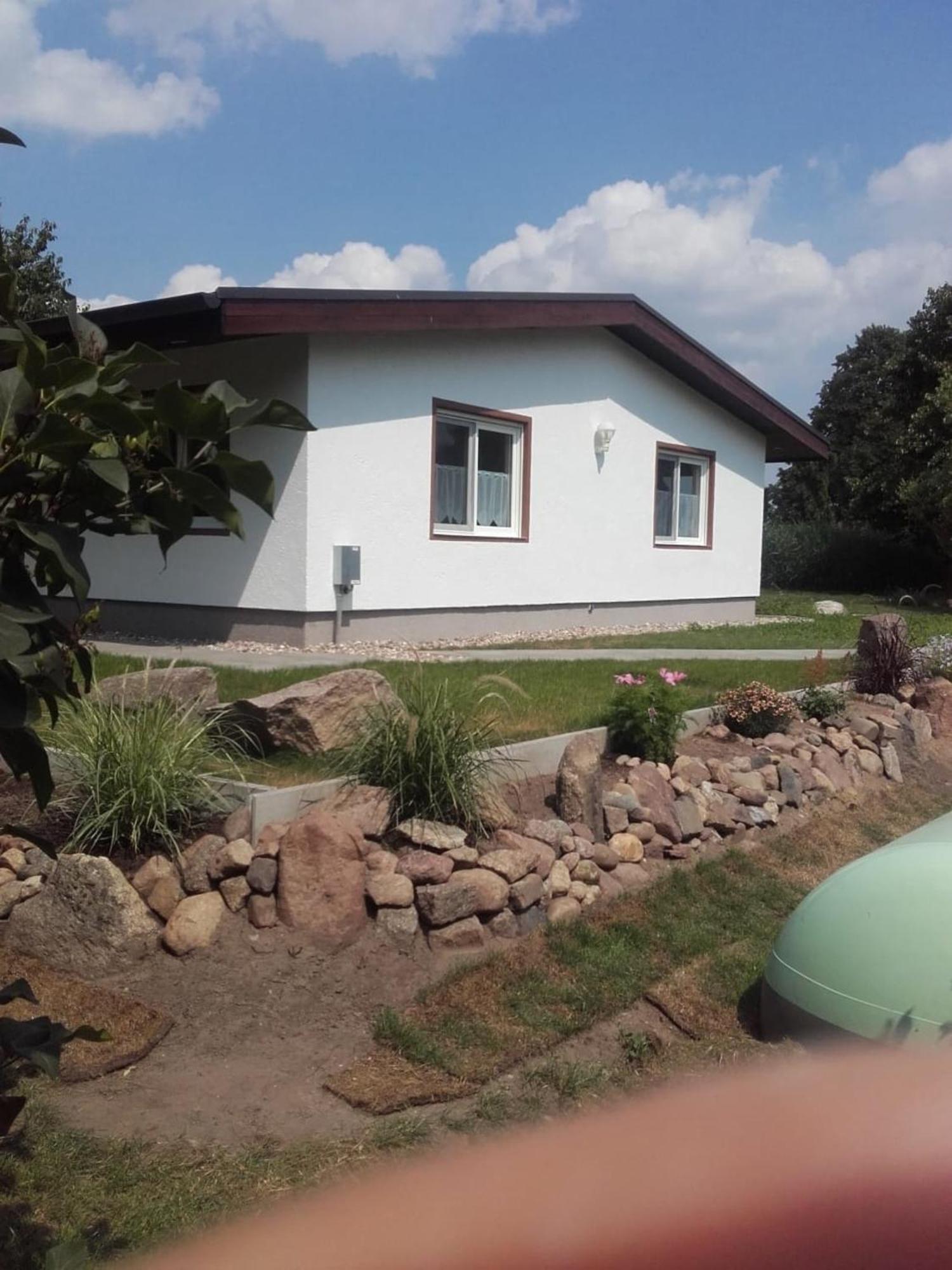 Behaglicher Bungalow Fuer Mensch Und Hund Barkhagen Exterior foto